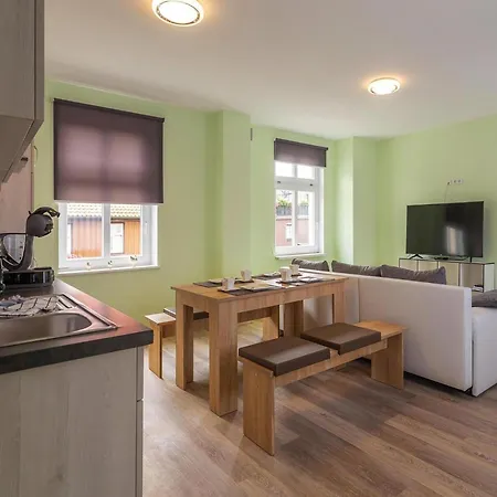 Remise, Apartment *